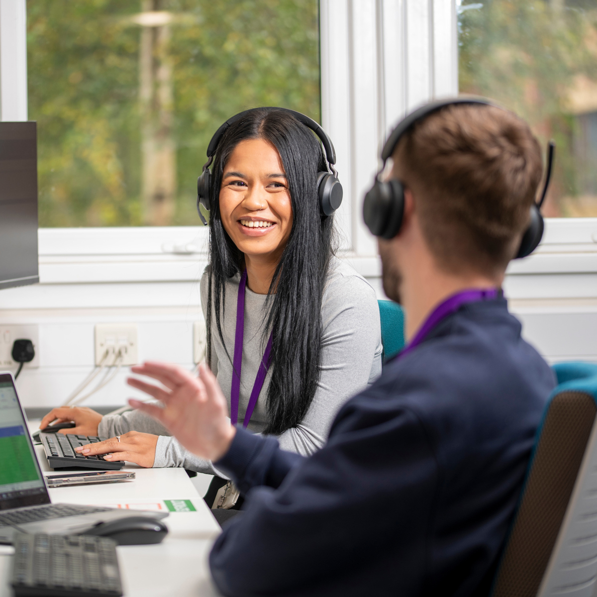 Contact centre answering calls